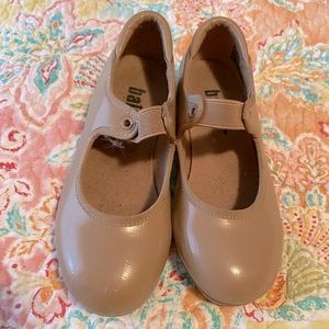 Girls tan tap shoes
